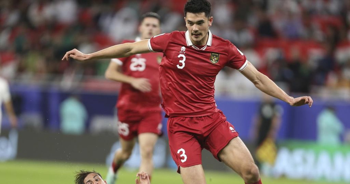 Elkan Baggott Mendarat Warganet Sebut Makhluk Mitologi Kembali