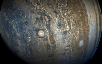 Jupiter Mengejutkan Ilmuwan Data Baru Lebih Kecil dan Pipih