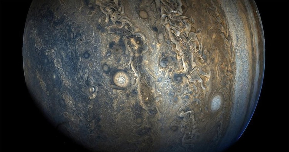 Jupiter Mengejutkan Ilmuwan Data Baru Lebih Kecil dan Pipih