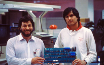 Kisah Apple Dari Garasi Bobrok ke Rp 67 Ribu Triliun