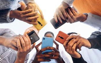 Medsos Bandel Usia 16 Anak Terancam Menkomdigi Bersuara