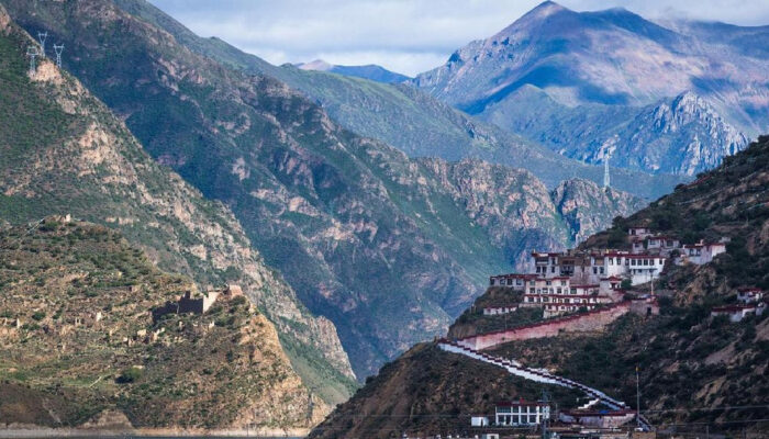 Rahasia Tibet Terkuak Kerak Bumi Ternyata Lebih Lentur dari Dugaan