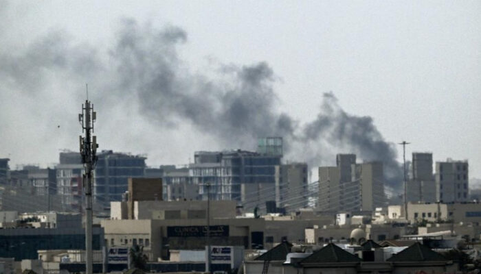 Serangan Drone Qatar Hantam Pasokan Helium Chip Panik