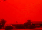 Terungkap! Langit Merah Darah Australia Bukan Kiamat