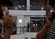 Apple 50 Tahun Transformasi Ikonik Dari Think Different ke AI