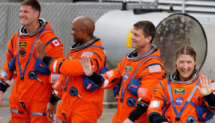 Bug Outlook Bikin Astronaut Pusing di Misi Bulan Artemis 2