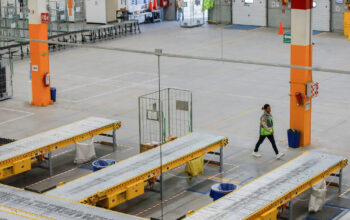 Fakta Pilu Karyawan Amazon Meninggal Rekan Terus Bekerja