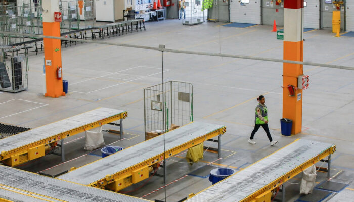 Fakta Pilu Karyawan Amazon Meninggal Rekan Terus Bekerja