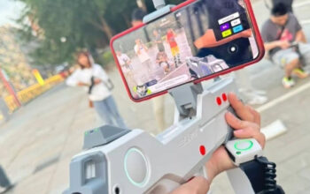 Gamer China Bikin Heboh Main PUBG di Dunia Nyata Pakai AR