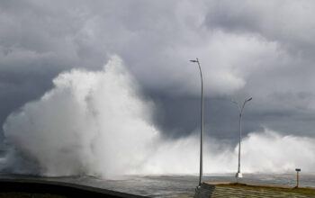 Gelombang Raksasa 35 Meter Gegerkan Pasifik Rahasia Laut Terungkap