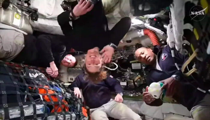 Gila! Astronaut Artemis II Tidur Mirip Kelelawar di Bulan