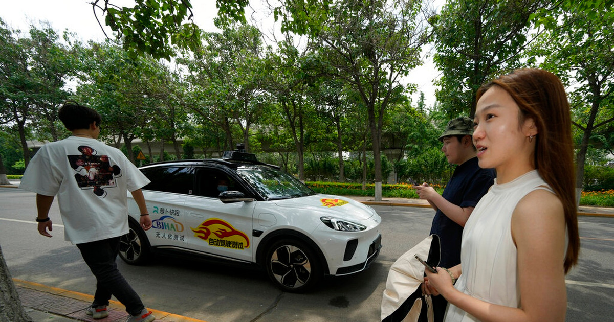 Horor Taksi Robot Baidu Mogok Massal Landa Jalanan Wuhan