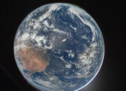 Intip Foto Bumi Blue Marble Baru dari Misi Artemis 2