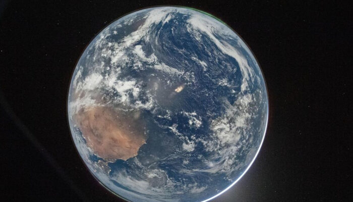 Intip Foto Bumi Blue Marble Baru dari Misi Artemis 2