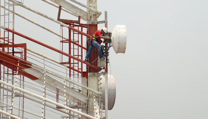 Lelang Frekuensi 700 MHz 2,6 GHz Dibuka Siapa Siap Unggul