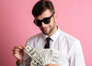 Pegang HP Ungkap Status Sosial Anda Fakta Mengejutkan