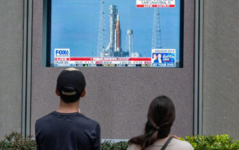 Saksikan Flyby Artemis II Live Netflix Malam Ini Pertama Sejak Apollo