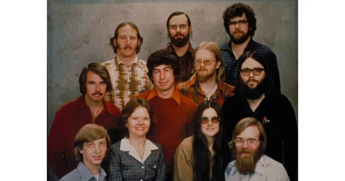 Terungkap Kisah Unik 11 Karyawan Pertama Microsoft di Foto Langka Ini