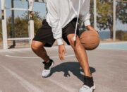 Panduan Memilih Sepatu Basket Pria yang Tepat Sesuai Gaya Bermain