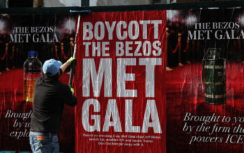 Bezos Dihujat di Met Gala Skandal Miliarder Amazon Terungkap