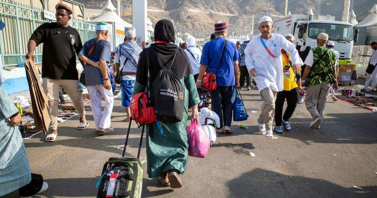 Haji Lancar Jemaah Lansia Tetap Terhubung Anak Jadi Pahlawan