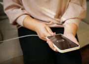 JANGAN KAGET Kebiasaan Ini Rusak Charger Anda Bukan Digulung