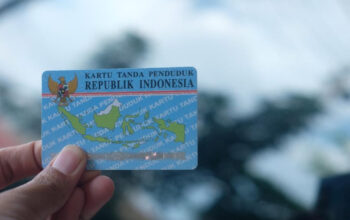 KTP Difoto Saat Masuk Gedung? Waspada Bahaya Data Anda!