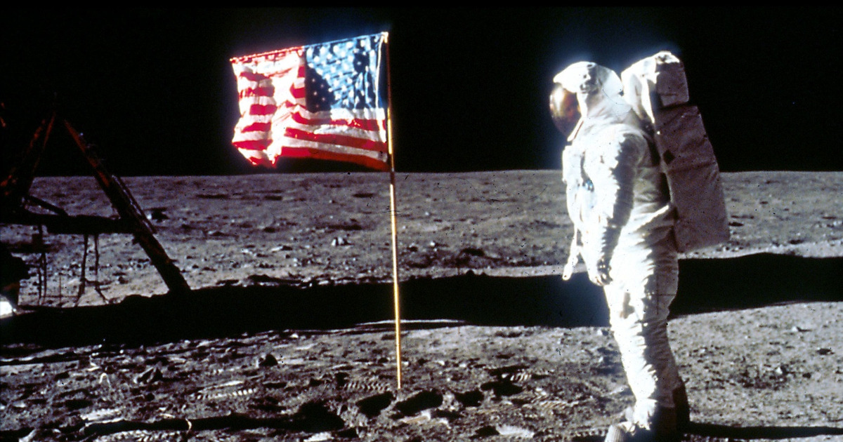 Misteri Cahaya Aneh Intai Buzz Aldrin di Bulan Bikin Geger