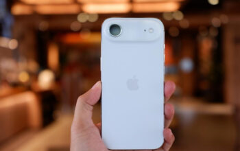 Pesaing Mundur, iPhone Air 2 Sendirian Hadapi Pasar Tipis