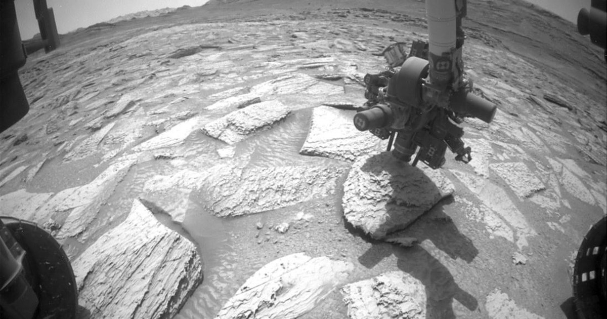Robot NASA Lumpuh 6 Hari di Mars Tersangkut Batu Raksasa