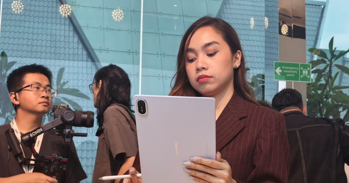 Huawei MatePad Air Tablet Paling Tipis Ringan Bak Botol Air