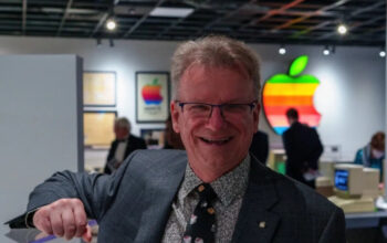 Karyawan Ajaib Apple Ini Saksi Sejarah Sejak 14 Tahun