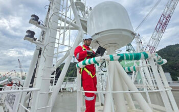 Kapal Tetap Online! Telkomsat Jamin Sinyal di Laut Lepas