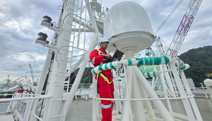 Kapal Tetap Online! Telkomsat Jamin Sinyal di Laut Lepas