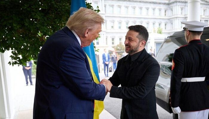 Zelenskyy Minta Trump Bujuk Elon Musk Apa Rahasianya?
