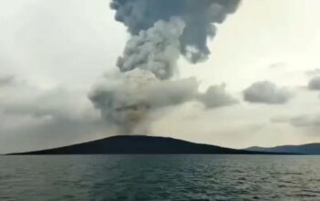 Anak Krakatau Melebihi Batas Magma 10 Tahun Tumpah 2 Pekan