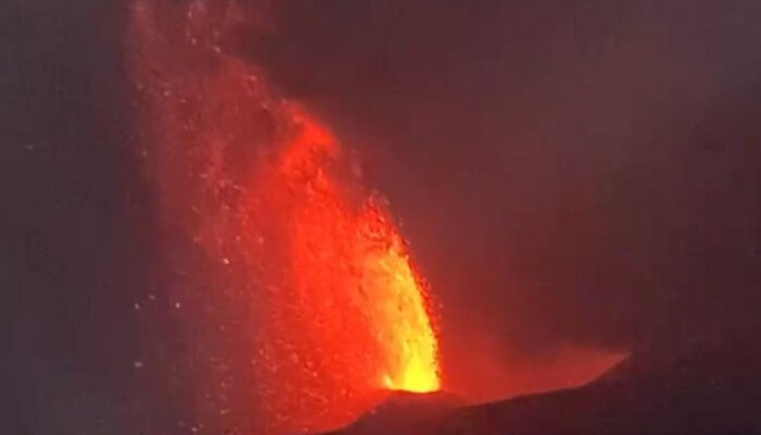Langit Dunia Berubah Warna Misterius Akibat Letusan Dahsyat