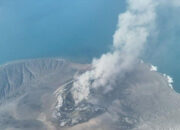 Misteri Dapur Magma Anak Krakatau Terkuak Sedalam 26 Km