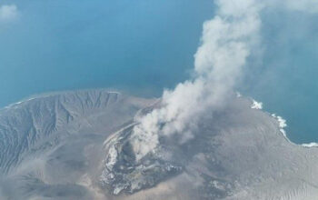 Misteri Dapur Magma Anak Krakatau Terkuak Sedalam 26 Km