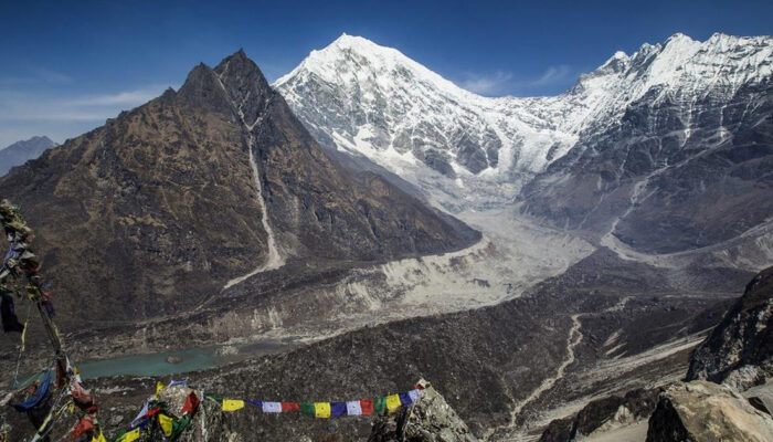 Satelit Ungkap Rahasia Gletser Nepal Runtuh Tanda Awal Terdeteksi