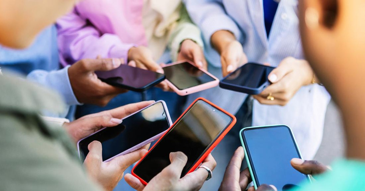 Terungkap Pengiriman Smartphone Anjlok 20% Samsung Bertahan