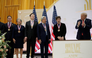 Terungkap! Trump Beri Penghargaan Sains ke Elon Musk Dkk
