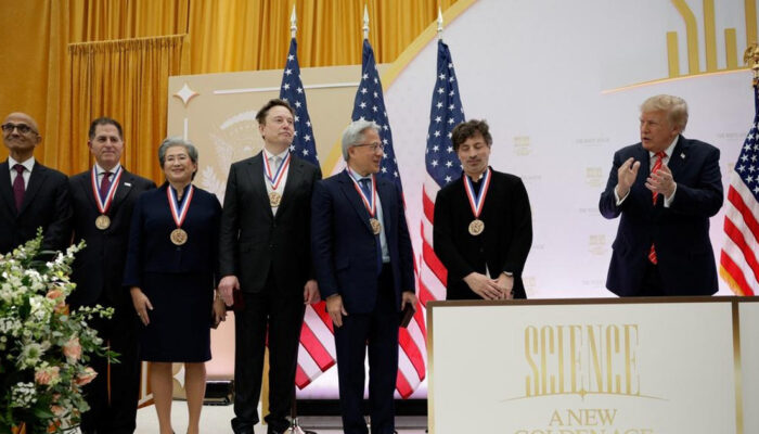 Terungkap! Trump Beri Penghargaan Sains ke Elon Musk Dkk